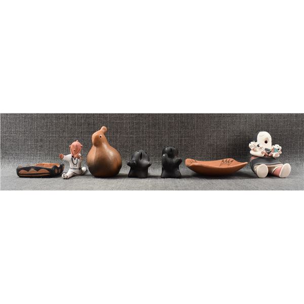 GROUP OF PUEBLO POTTERY ITEMS