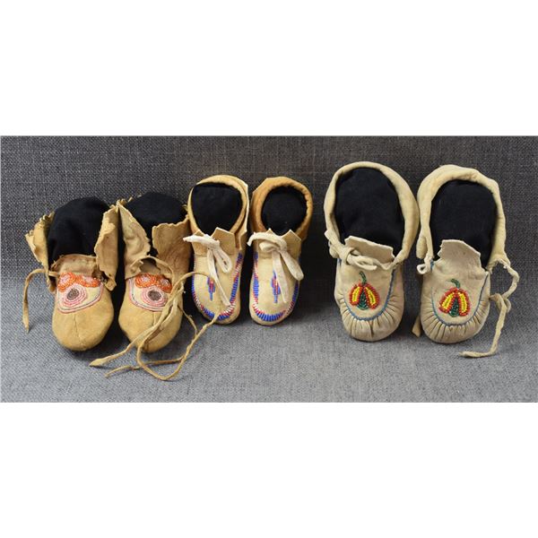 THREE PAIR OF PLAINS CHILD'S MOCCASIN'S