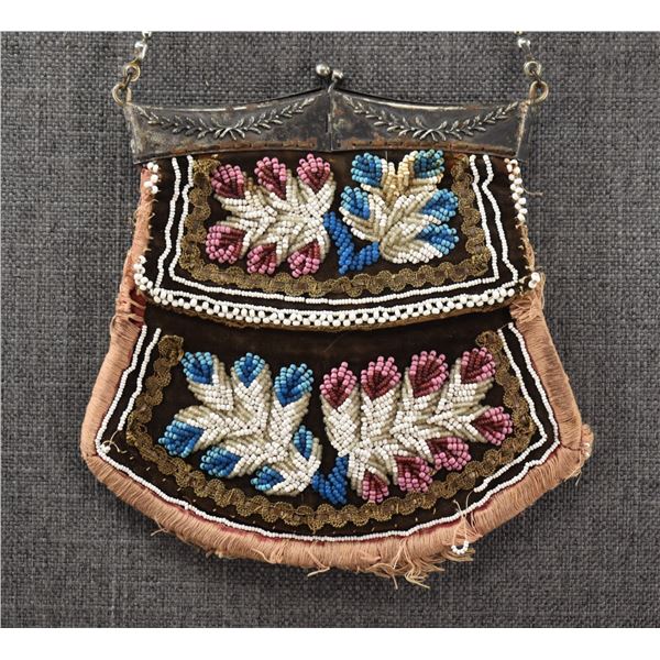 IROQUOIS BEADED BAG