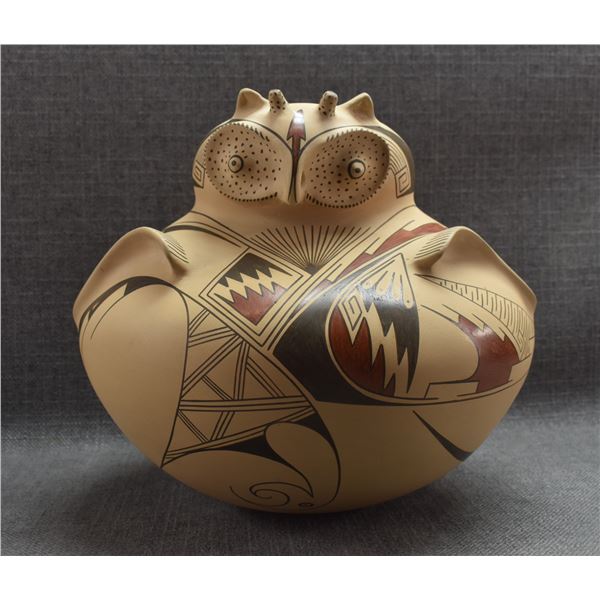 MATA ORTIZ EFFIGY POT (LYDIA QUEZADA)