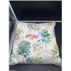 Image 3 : 22-Inch Floral Cushion with Feather Fill