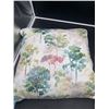 Image 3 : 22-Inch Floral Cushion with Feather Fill