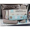 Image 1 : Essential Spa 4-Piece Bath Set with Waffle Textured Shower Curtain