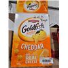 Image 1 : Pepperidge Farm Goldfish Cheddar Snack Crackers 2.64 kg
