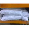 Image 2 : Casper Hyperlite Pillow Queen 2 Pack