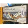 Image 2 : The AirWedge 2-Pack Inflatable Lounge Support