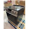 Image 4 : LG LSEL6331F Electric Range, 30 inch Exterior Width, Self Clean, 5 Burners, 6.3 cu. ft. Capacity, St