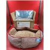 Image 1 : 4 New XS Show & Tail "The Security Snuggler" Pet Beds