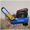 Image 1 : Mastercraft 8-Gallon Portable 135-PSI Air Compressor