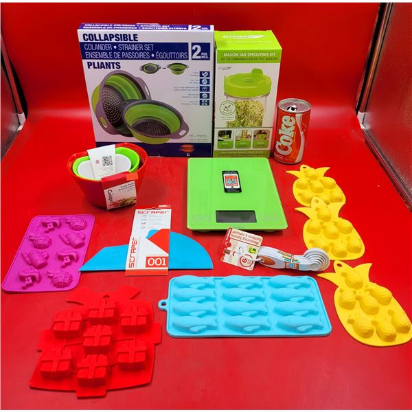 Kitchen Lot w/ Colander & Strainer Set