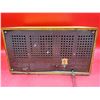 Image 2 : VTG Westinghouse Model 579 AM Radio Made in Canada