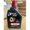 Image 2 : 6 GEAR 300 MOTUL TRANSMISSION AND DIFFERENTIAL FLUID, 100% SYNTHETIC, SAE 75W90, 1L EACH