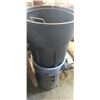 Image 2 : RUBBERMAID GARBAGE BINS