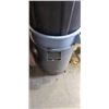 Image 3 : RUBBERMAID GARBAGE BINS