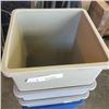 Image 2 : 4 TALL BINS 14" X 14" X 27" DEEP