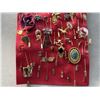 Image 3 : COLLECTION OF HAT PINS
