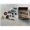 Image 1 : TRAY OF MILITARY ITEMS