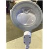 Image 2 : OTTLITE DESK MAGNIFYING LIGHT WORKING