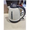Image 2 : STAPLES PAPER SHREDDER AND ELECTRIC  KETTLE