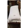 Image 1 : 2 CASPER KING SIZE ORIGINAL PILLOWS