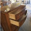 Image 4 : VINTAGE 5 DRAWER DRESSER
