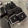 Image 2 : 2 NEW PAIRS OF HEATED GLOVES BOTH SIZE L