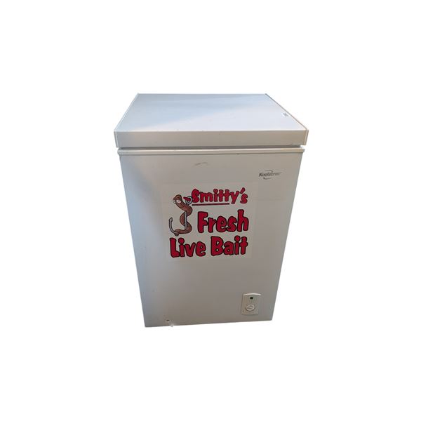 Koolatron Model KTCF99 chest freezer (tested, working) - approx. 21.5 inch x 22 inch x 33 inch heigh