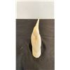 Image 3 : HUMMINGBIRD CARIBOO ANTLER CARVING BY M. MORRIS APPROX 3"L X 1"W X4.5" H