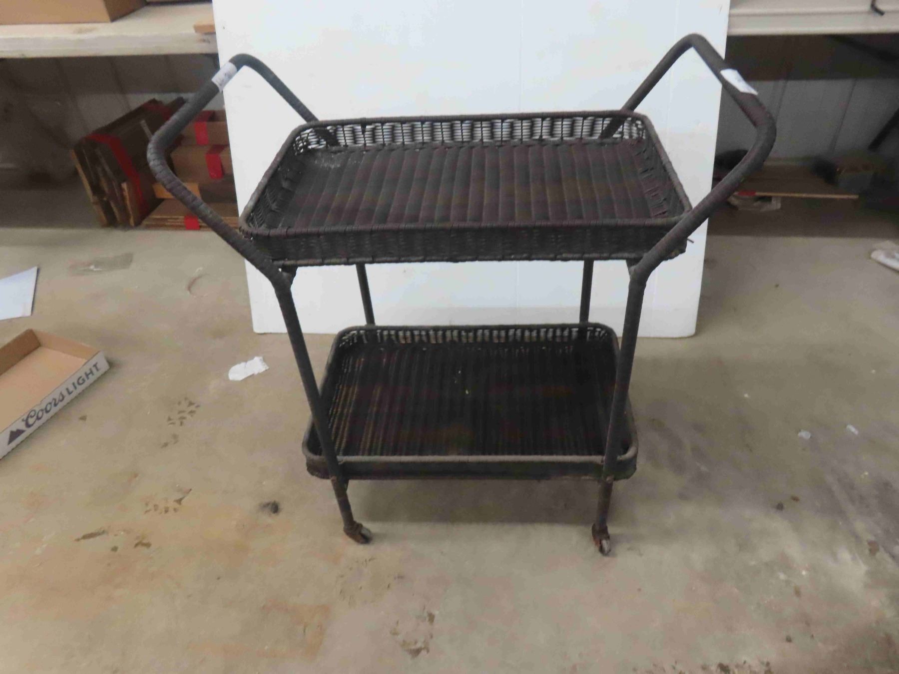 Wicker Server Wicker Rolling Server - McSherry Auction Service Ltd.