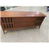 Image 1 : Garnard Cabinet Record/Radio Player 