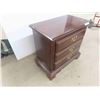 Image 2 : 3 Drawer Night Stand 24'' x 26'' x 15'' 