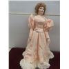 Image 8 : 3 Porcelain Collector Dolls 19'' , 17'' , 15'' 
