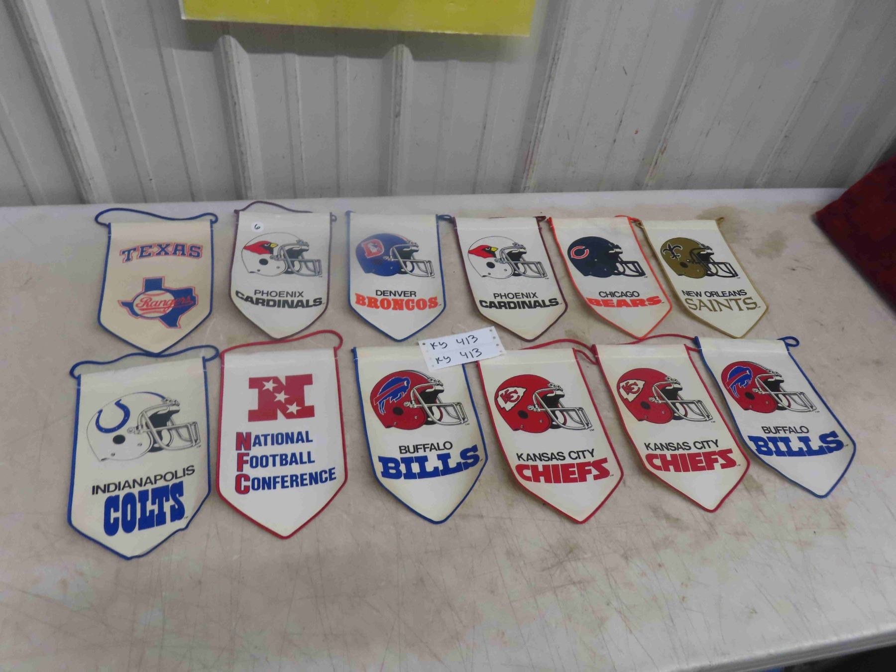 12 NFL Mini Banners
