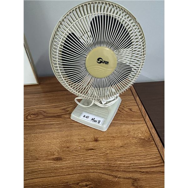 *OFFSITE* Desktop fan – works