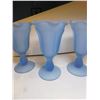 Image 3 : 4 VINTAGE BLUE FROSTED PARFAIT CUPS