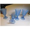 Image 2 : 4 VINTAGE BLUE FROSTED PARFAIT CUPS