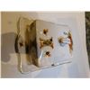 Image 4 : H & K TUNSTALL CHEESE DISH