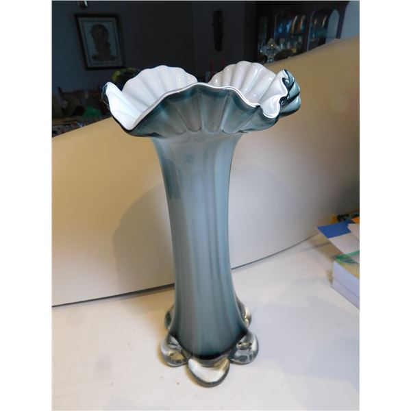 GREY WITH WHITE RUFFLE HEAVY GLASS ART VASE