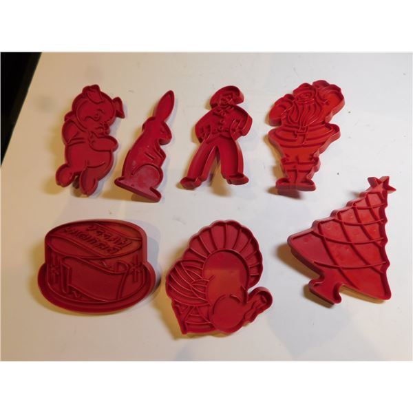 VINTAGE PLASTIC RED COOKIE CUTTTERS