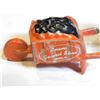 Image 4 : METAL SALT AND PEPPER SHAKER, MAN AND WHEELBARROW