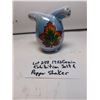 Image 1 : 1933 GRAIN EXHIBITION SALT AND PEPPER SHAKER