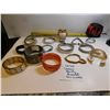 Image 2 : COSTUME JEWLLRY BRACELET LOT