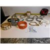 Image 3 : COSTUME JEWLLRY BRACELET LOT