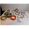 Image 4 : COSTUME JEWLLRY BRACELET LOT
