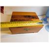 Image 1 : VINTAGE WOODEN BOX