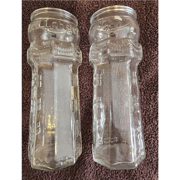Pair of vintage Red Lobster Lighthouse glasses - 1980s. Lighthouse shaped with windows and wave desi