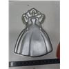 Image 5 : Wilton Barbie Cake Pan