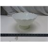 Image 1 : Vintage Milk Glass Bowl (9.5 Inches)