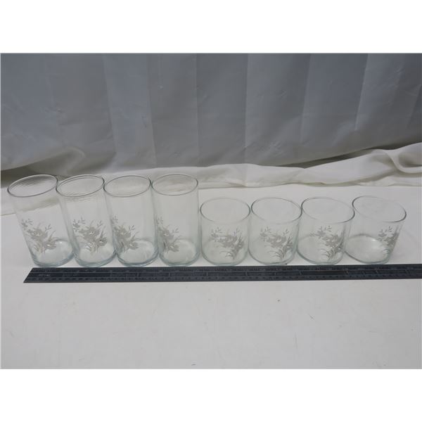 8 tumblers, glasses flower design
