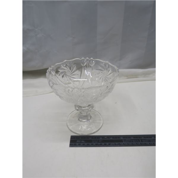 pedestal crystal bowl 6" tall